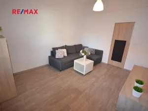 Pronájem bytu 1+1, Kladno, Jeronýmova, 40 m2