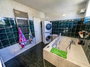 Prodej rodinného domu, Zlín, Zážlebí, 236 m2