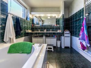Prodej rodinného domu, Zlín, Zážlebí, 236 m2