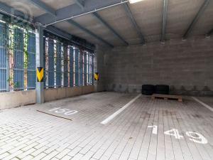 Pronájem garážového stání, Praha - Dolní Měcholupy, Honzíkova, 15 m2