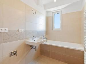 Prodej bytu 2+kk, Liberec, Dukelská, 68 m2