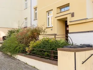 Pronájem bytu 1+kk, Praha - Podolí, Na Zlatnici, 26 m2
