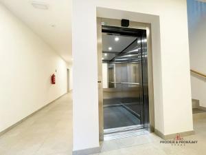 Pronájem bytu 2+kk, Praha - Smíchov, Plzeňská, 57 m2