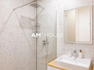 Pronájem bytu 2+kk, Praha - Holešovice, Osadní, 62 m2