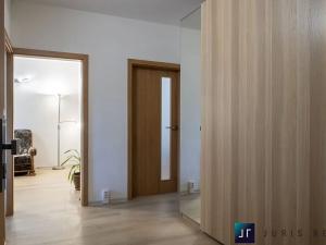 Prodej bytu 2+1, Praha - Kamýk, Zárubova, 61 m2