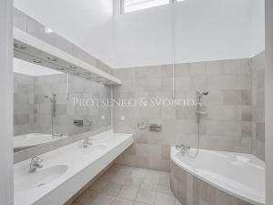 Prodej vily, Křižanov, Benešovo náměstí, 530 m2