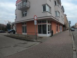Pronájem garážového stání, České Budějovice, Lidická tř., 13 m2