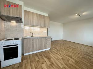 Pronájem bytu 1+kk, Kladno, Benešovská, 39 m2