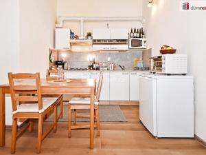 Pronájem bytu 1+1, Praha - Žižkov, Husitská, 42 m2
