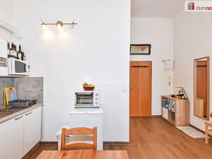Pronájem bytu 1+1, Praha - Žižkov, Husitská, 42 m2