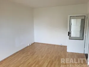 Pronájem bytu 1+1, Praha - Háje, Brechtova, 30 m2