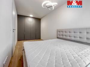 Pronájem bytu 2+kk, Praha, Hartigova, 47 m2