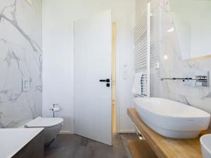 Pronájem vily, Praha - Horní Měcholupy, U Golfu, 248 m2