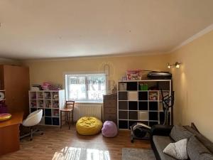 Prodej rodinného domu, Karlovy Vary, Motýlí, 246 m2