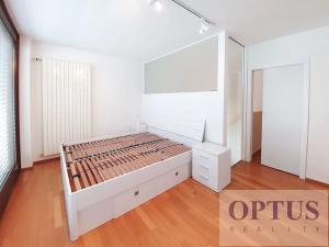 Pronájem bytu 4+1, Praha - Karlín, Šaldova, 157 m2