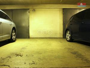 Pronájem garážového stání, Praha - Holešovice, Tusarova, 10 m2