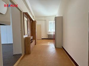 Pronájem bytu 2+kk, Hradec Králové, Poděbradova, 61 m2