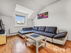 Pronájem bytu 2+kk, Hustopeče, U Větrolamu, 70 m2