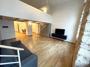 Pronájem bytu 1+kk, Praha - Karlín, Sokolovská, 97 m2