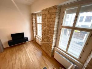 Pronájem bytu 1+kk, Praha - Karlín, Sokolovská, 97 m2