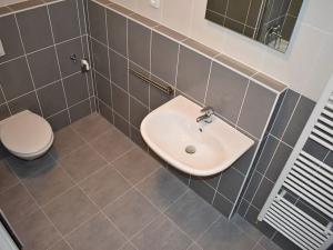 Pronájem bytu 1+kk, Kladno, Jaroslava Holečka, 37 m2