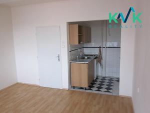 Pronájem bytu 1+kk, Karlovy Vary, Krále Jiřího, 21 m2