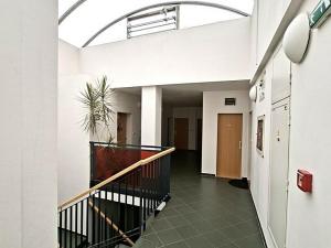 Prodej bytu 1+kk, Praha - Hlubočepy, Voskovcova, 45 m2
