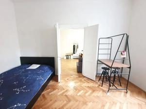 Pronájem bytu 2+kk, Praha, Chodská, 50 m2