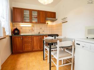 Prodej bytu 3+kk, Praha - Újezd nad Lesy, Malešovská, 59 m2