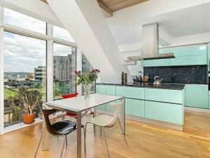 Pronájem bytu 3+kk, Praha - Smíchov, Kobrova, 183 m2