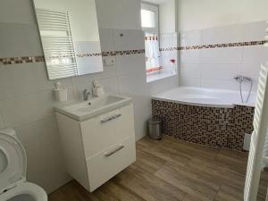 Pronájem bytu 3+1, Abertamy, Dlouhá, 61 m2