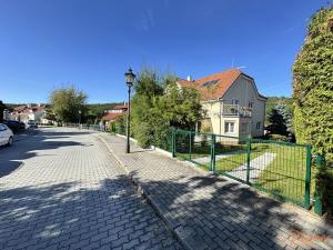 Pronájem bytu 3+1, Praha - Nebušice, Na Malé Šárce, 100 m2
