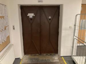 Pronájem obchodního prostoru, Brno, Valchařská, 42 m2