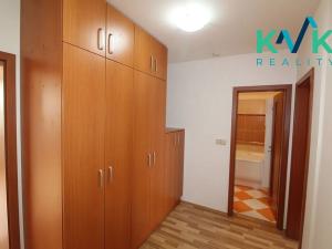 Pronájem bytu 2+1, Karlovy Vary, Dubová, 55 m2
