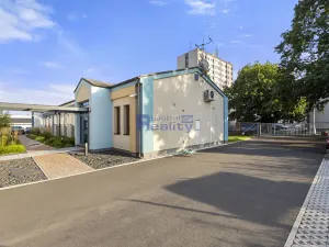 Prodej výrobních prostor, Hradec Králové, Jana Krušinky, 2133 m2