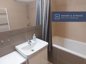 Pronájem bytu 2+kk, Brno, Kigginsova, 64 m2