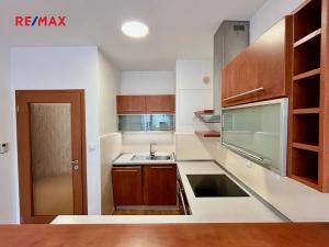 Pronájem bytu 2+kk, Praha - Hostivař, Bratislavská, 45 m2
