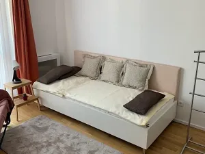Pronájem bytu 3+1, Praha - Prosek, Novoborská, 80 m2