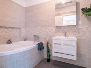 Prodej rodinného domu, Velký Osek, Čapkova, 103 m2