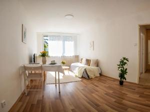Prodej bytu 2+kk, Praha - Modřany, Krouzova, 43 m2