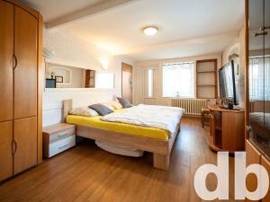 Pronájem bytu 1+1, Karlovy Vary, Závodu míru, 47 m2