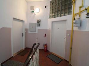 Pronájem bytu 2+1, Karlovy Vary, Zeyerova, 60 m2