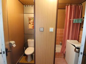 Prodej bytu 2+1, Karlovy Vary, Krymská, 54 m2