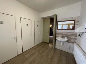 Prodej restaurace, Rakvice, Dolní, 400 m2