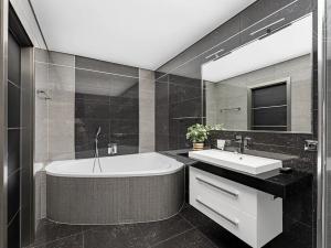 Prodej bytu 3+kk, Praha - Vysočany, Freyova, 100 m2