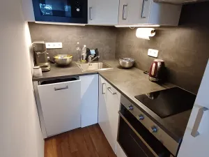 Pronájem bytu 2+kk, Praha - Bohnice, Hlivická, 32 m2
