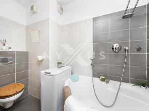 Prodej bytu 2+kk, Praha - Podolí, Dvorecká, 63 m2