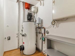 Prodej bytu 2+kk, Praha - Dolní Měcholupy, Ke dráze, 58 m2
