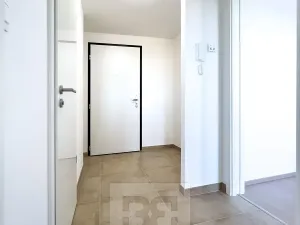 Pronájem bytu 2+kk, Praha - Strašnice, Michelangelova, 45 m2