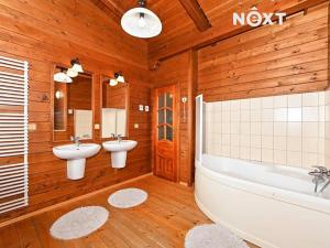 Prodej rodinného domu, Louka, 254 m2